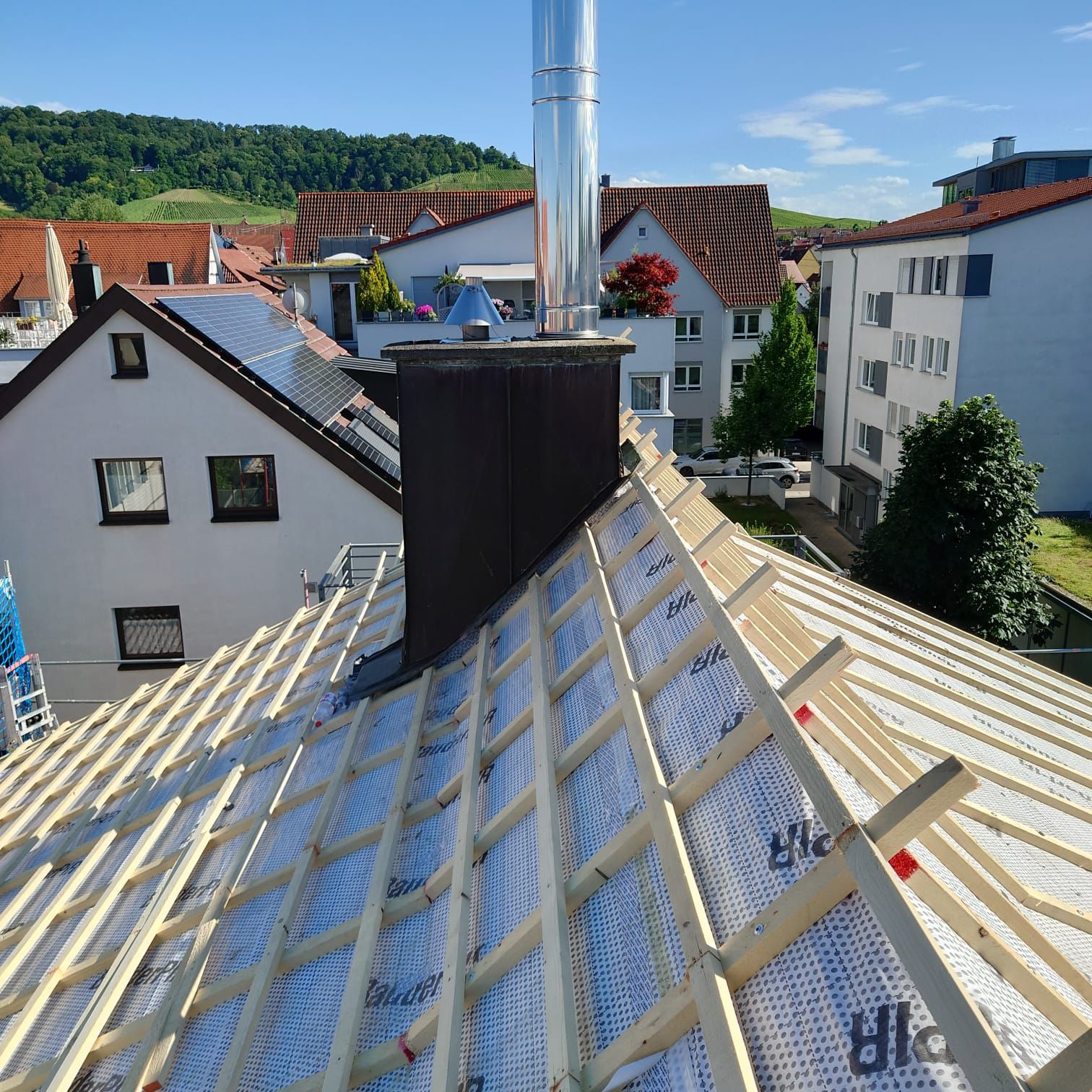 Dacharbeiten – Unterkonstruktion auf der Baustelle